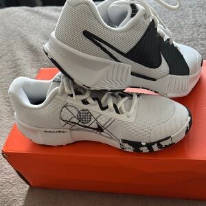 Nike Womens White and Black Pickleball Shoes